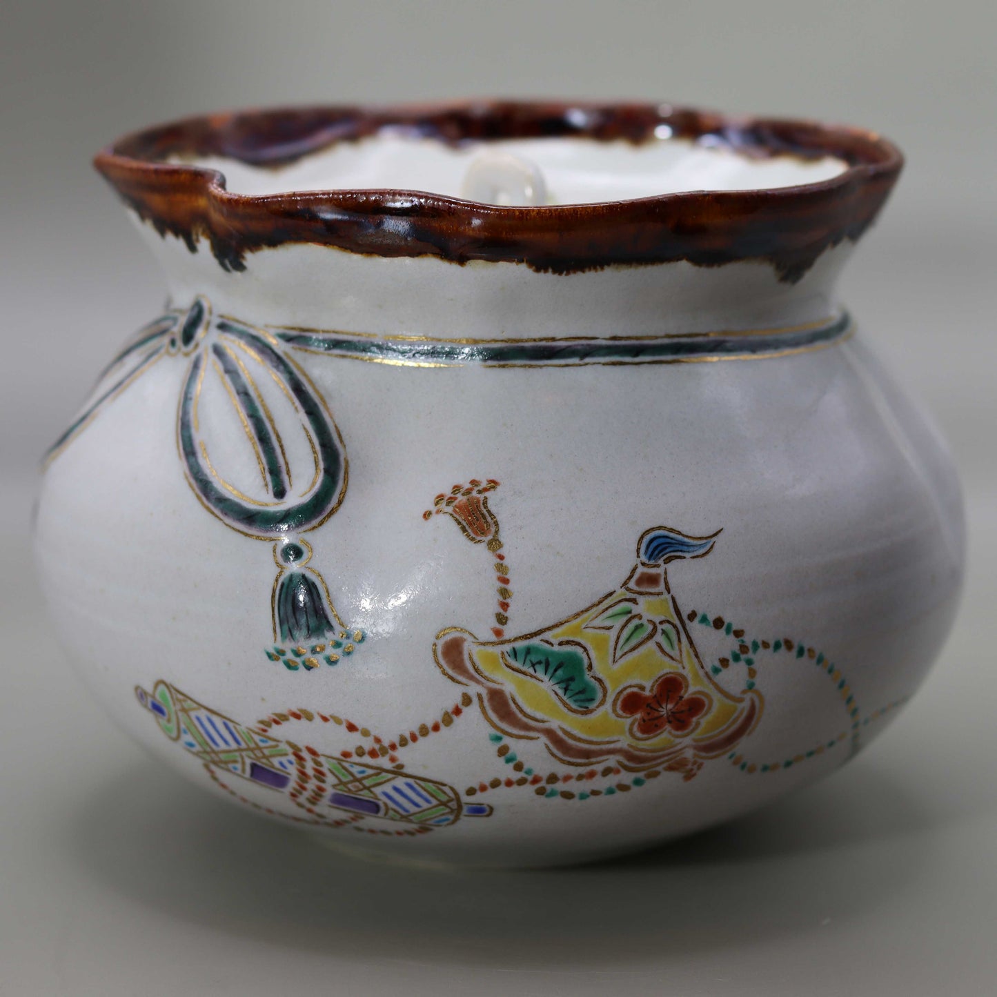 Straw ash glaze gold dust bag water jar by Kosai Miyagawa