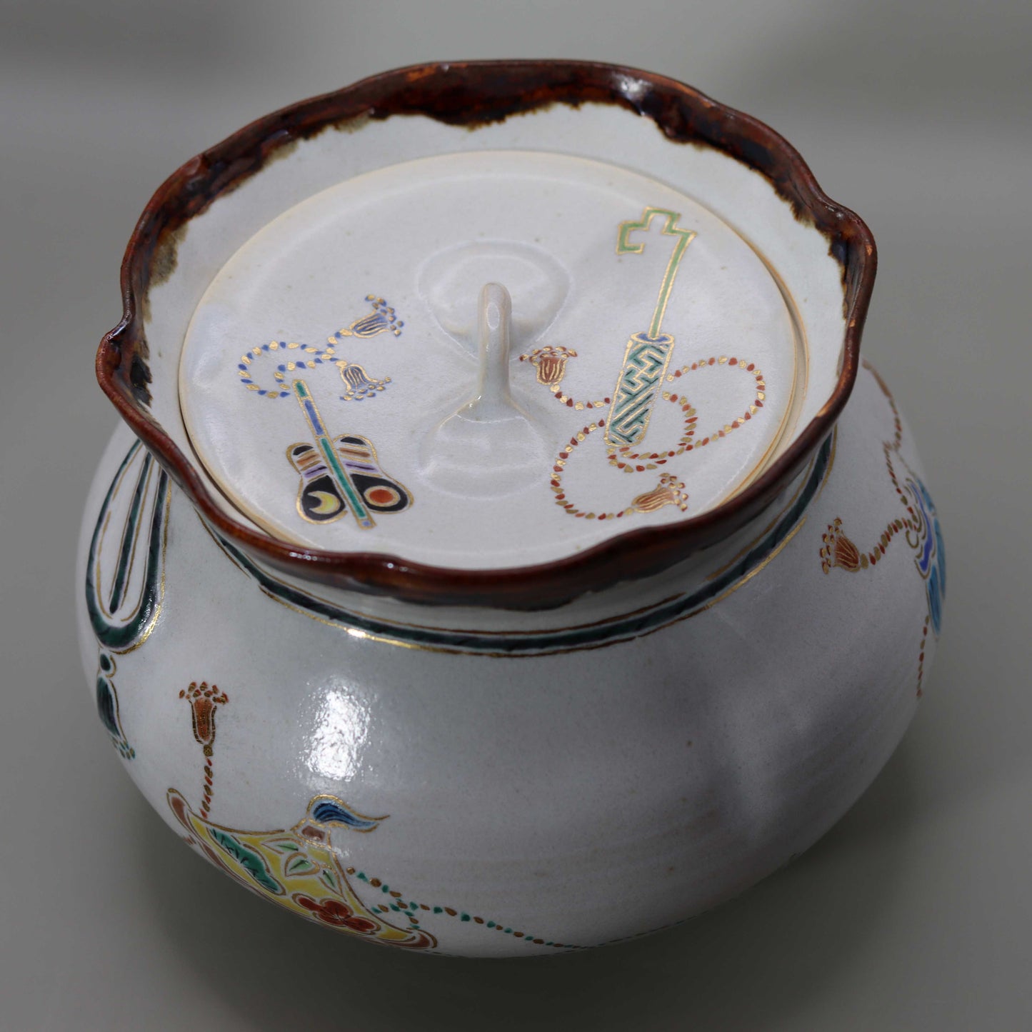 Straw ash glaze gold dust bag water jar by Kosai Miyagawa