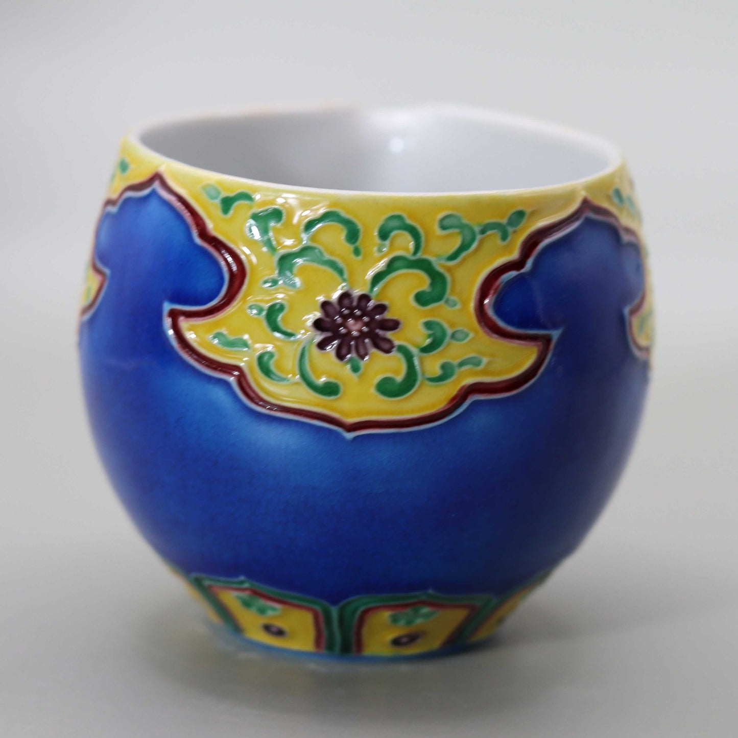Blue Kochi Chrysanthemum Arabesque Design Katakuchi by Miyagawa Kosai