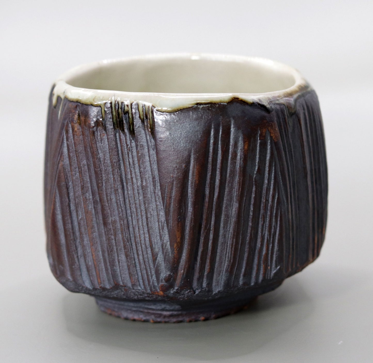 鉄釉割木紋茶碗 尾西楽斎