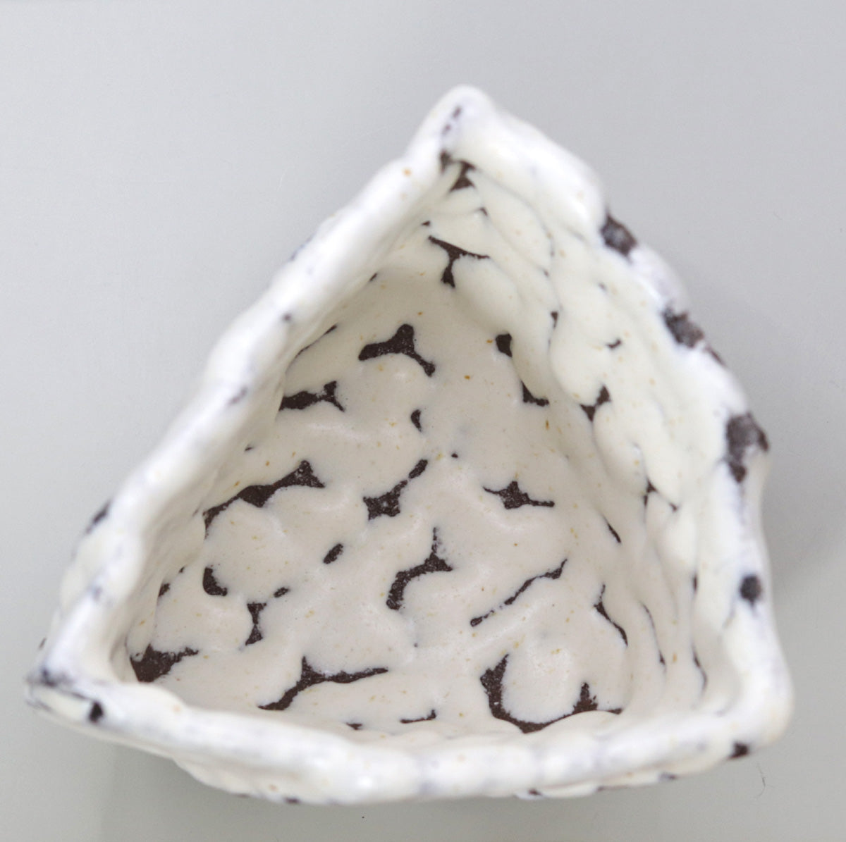 藁白釉茶盌 西端正