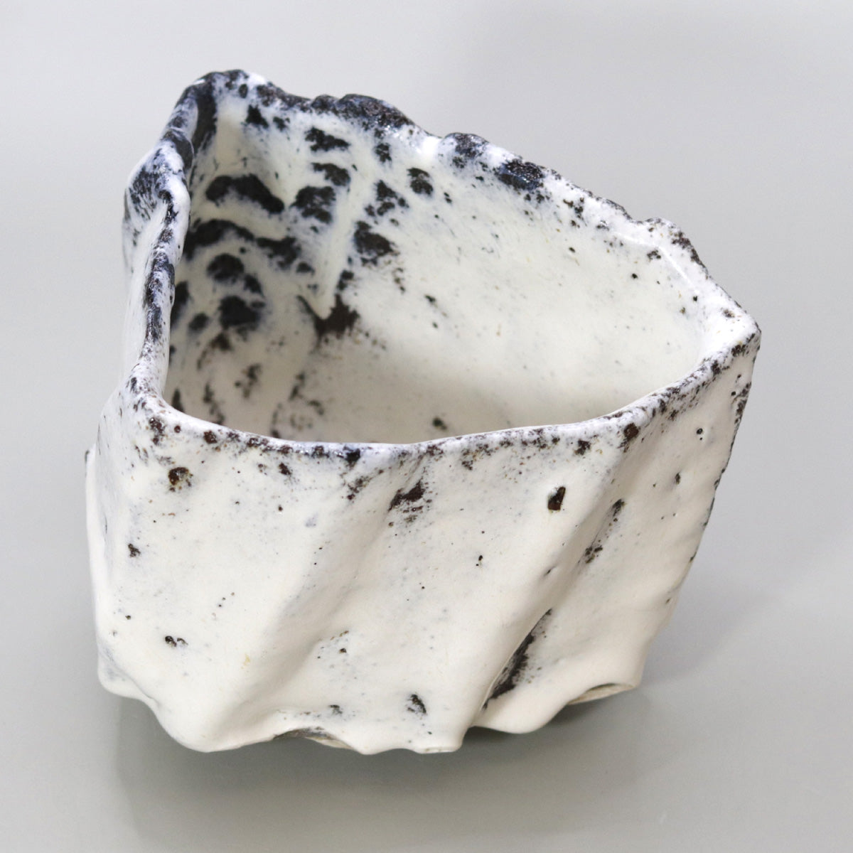 Straw white glaze tea bowl Nishidansei