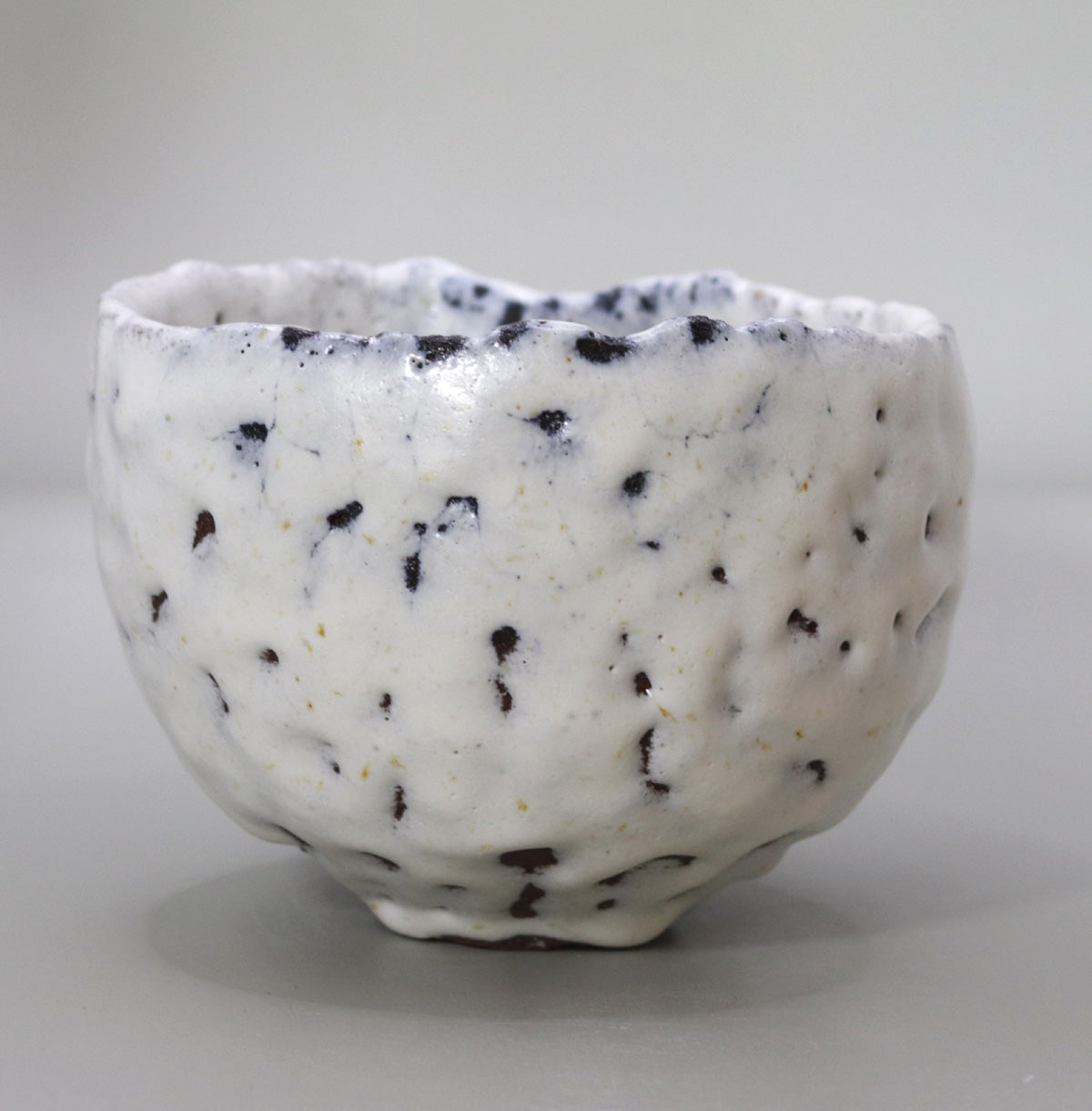 藁白釉茶盌 西端正