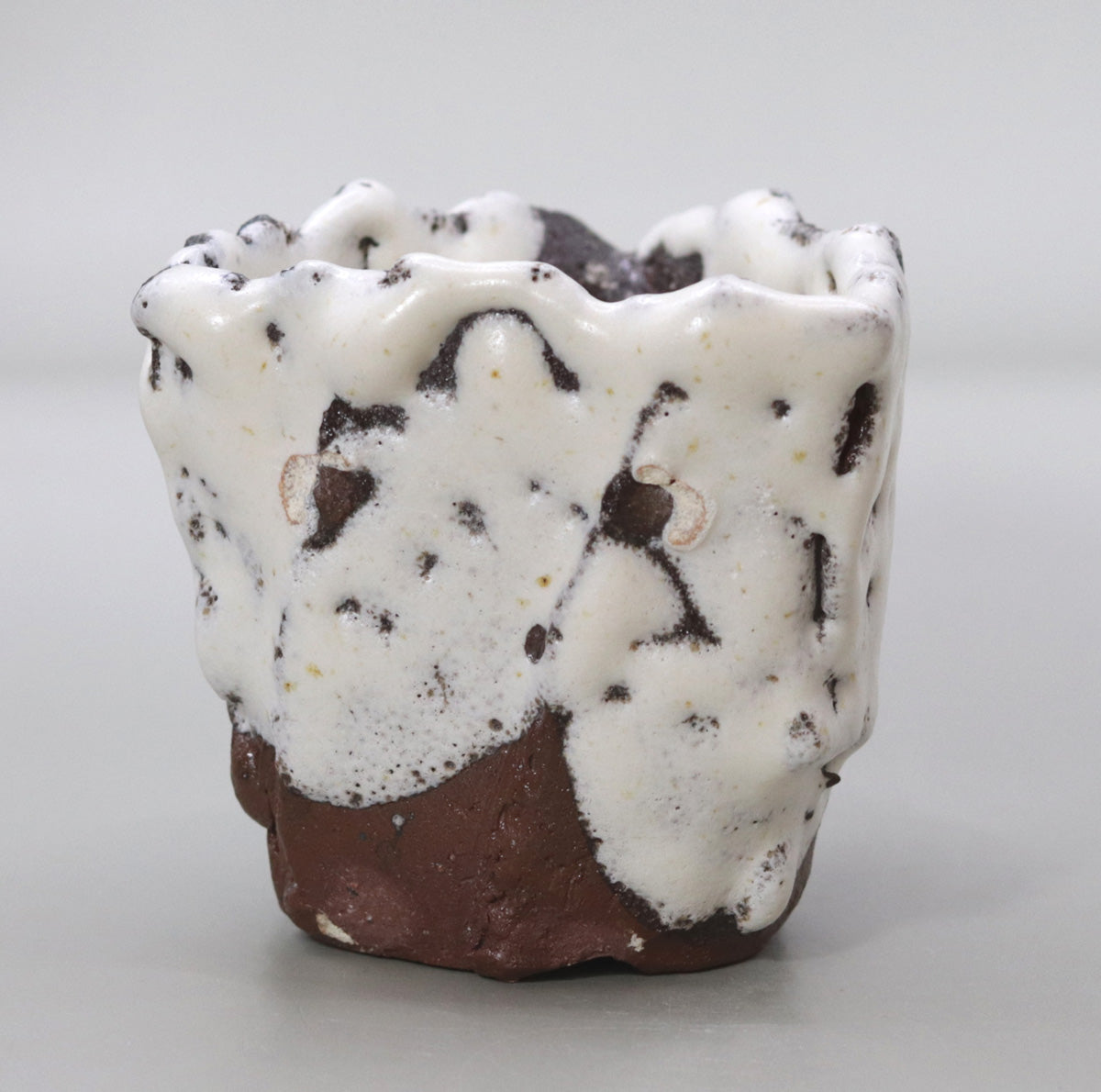 Straw white ash katakuchi (Japanese sake cup)