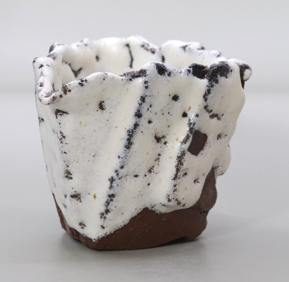Straw white ash katakuchi (Japanese sake cup)