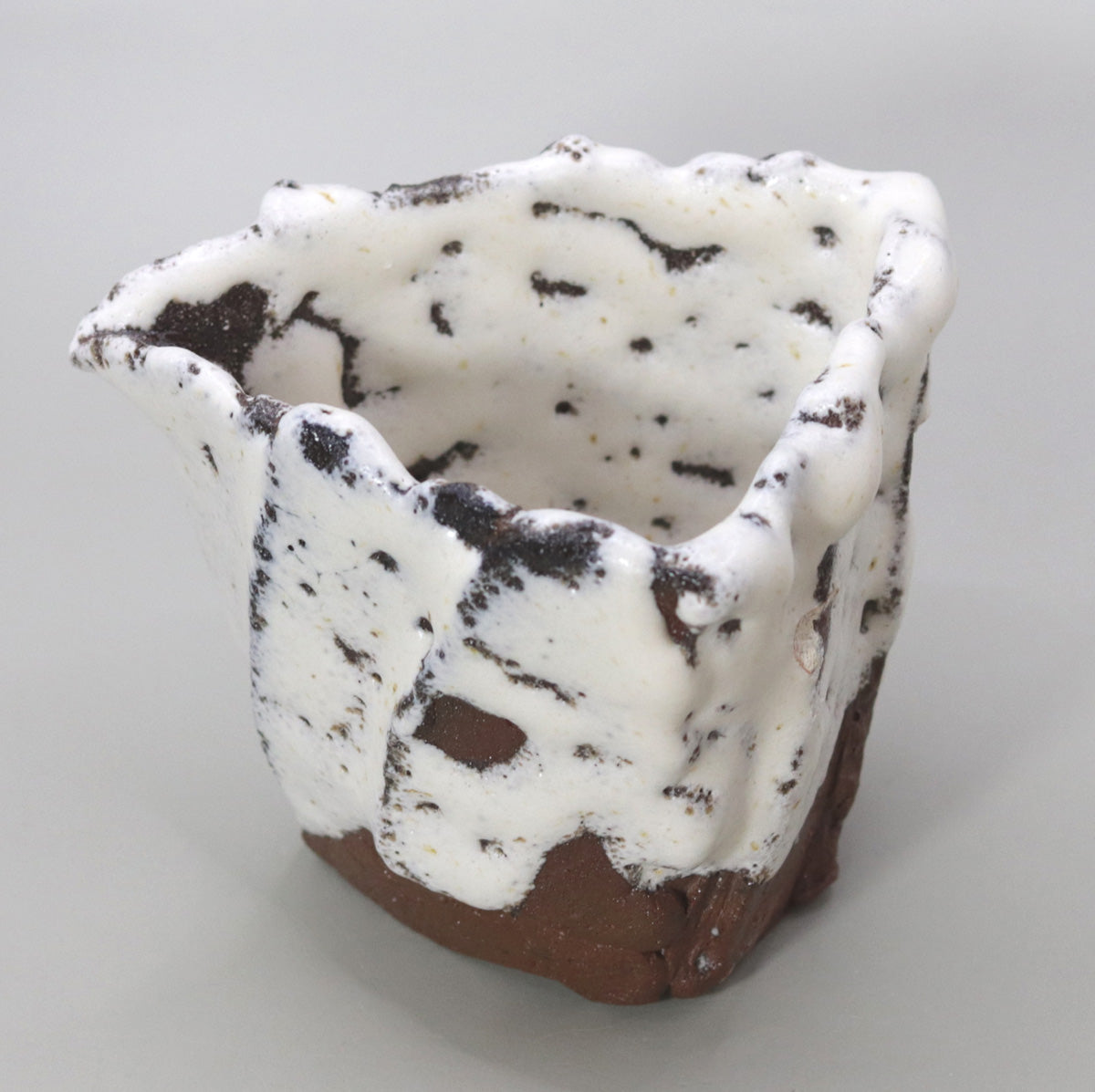 Straw white ash katakuchi (Japanese sake cup)