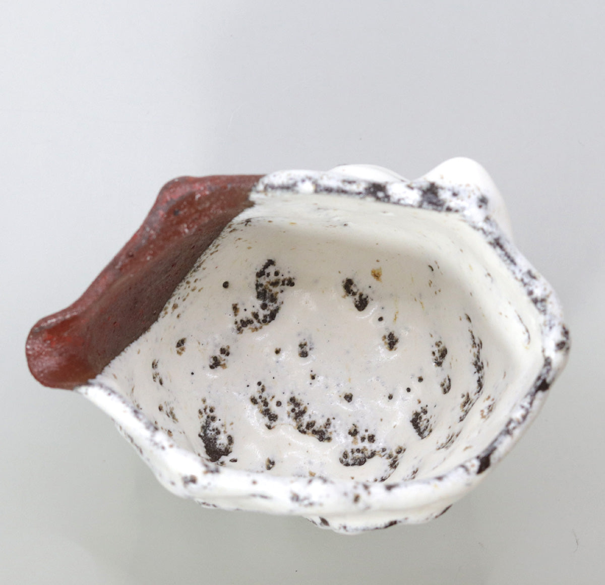 藁白釉片口 西端正