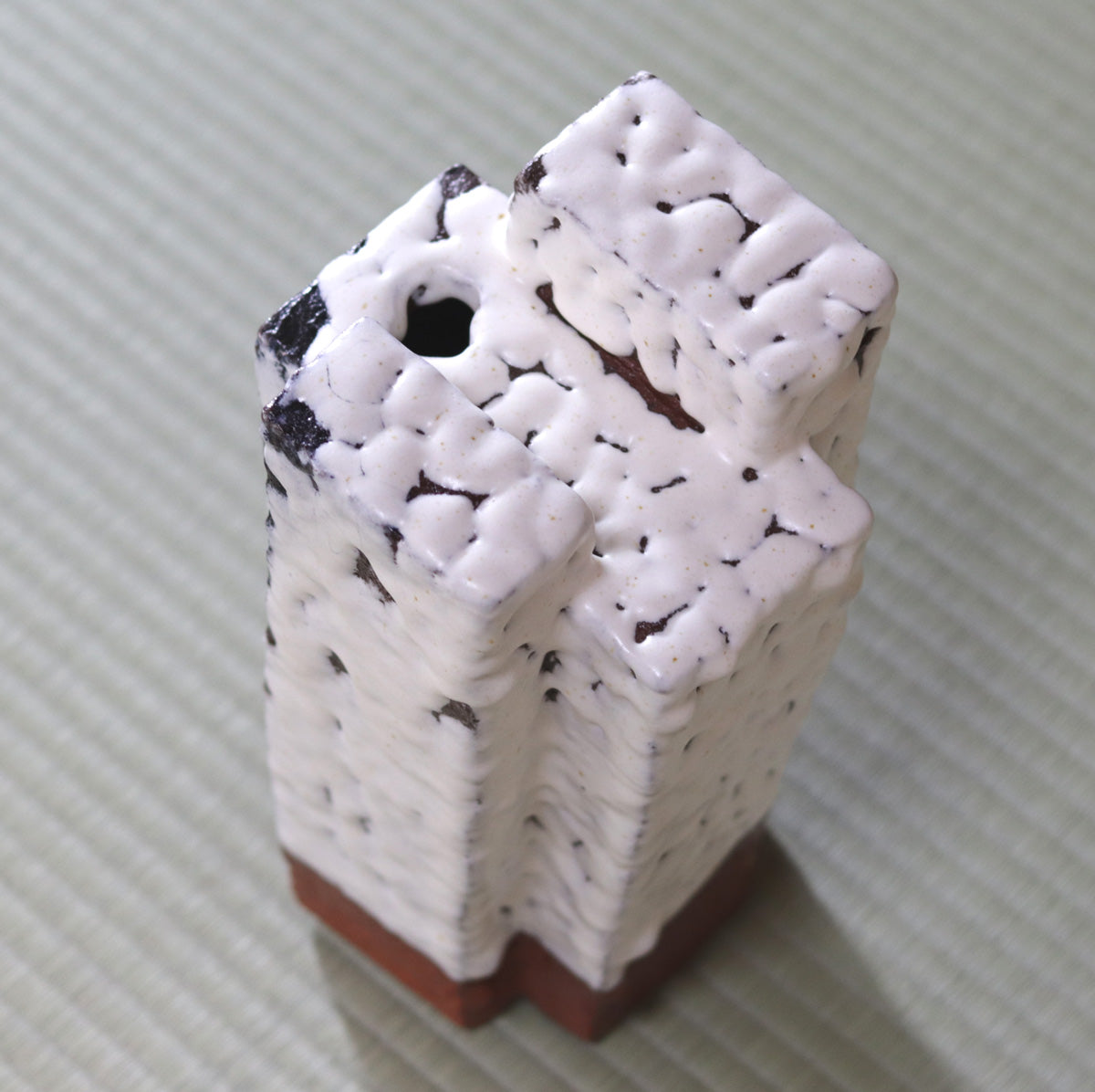 藁白釉器 西端正
