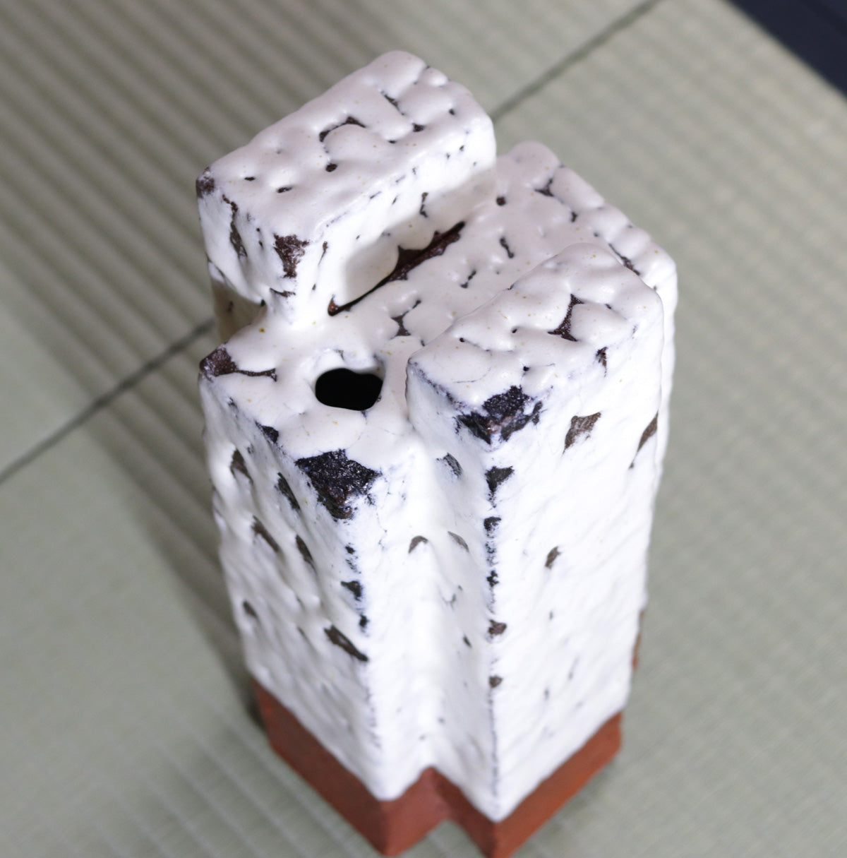 藁白釉器 西端正