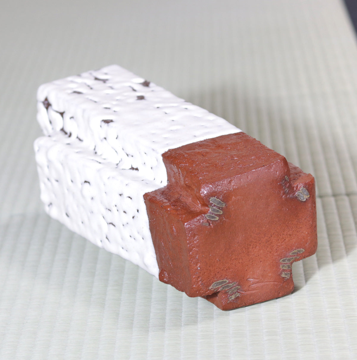 藁白釉器 西端正
