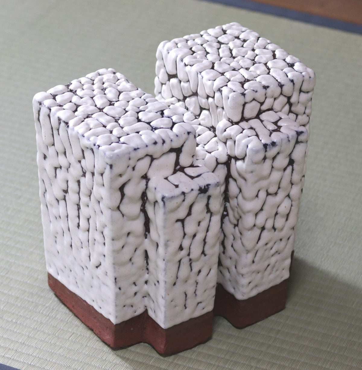 藁白釉器 西端正