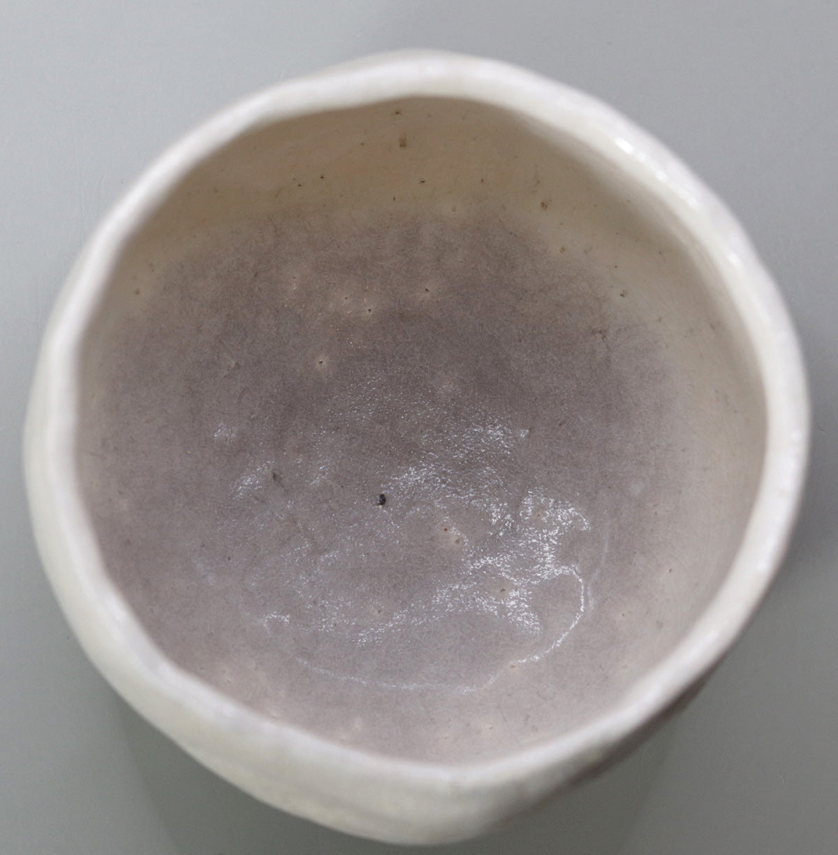 off-white matcha green tea bowl by Yanashita Hideki
