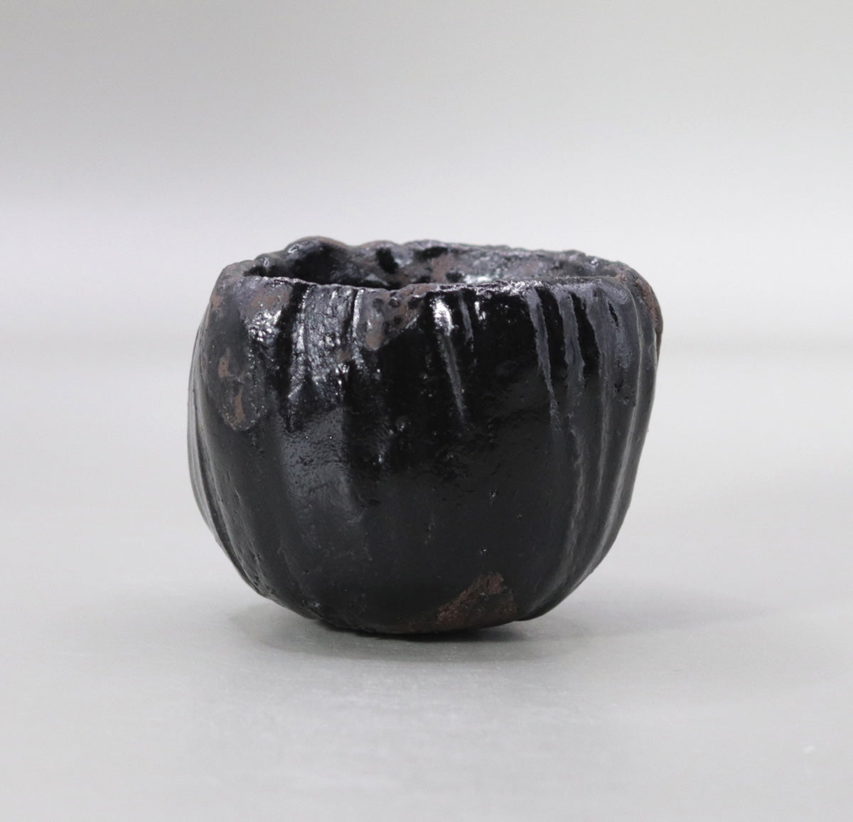 黒ぐい呑 柳下季器