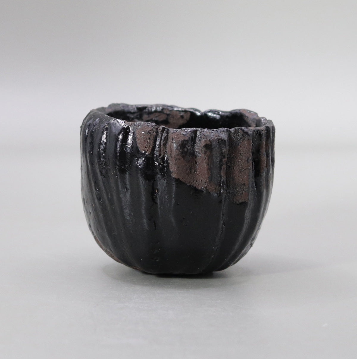 黒ぐい呑 柳下季器