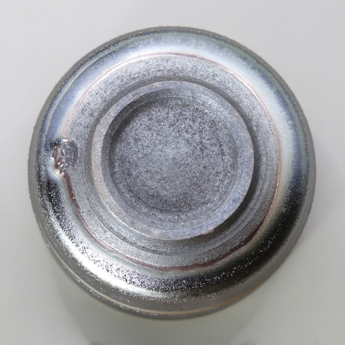 Tenmoku glaze cylindrical tea bowl by Okada Yu