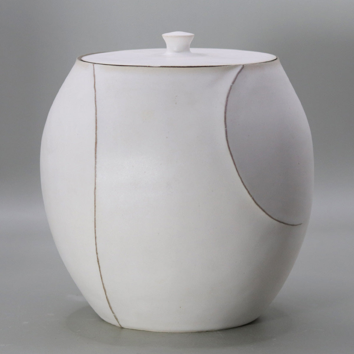 White Glazed Ridge Water Jar by Okada Yu