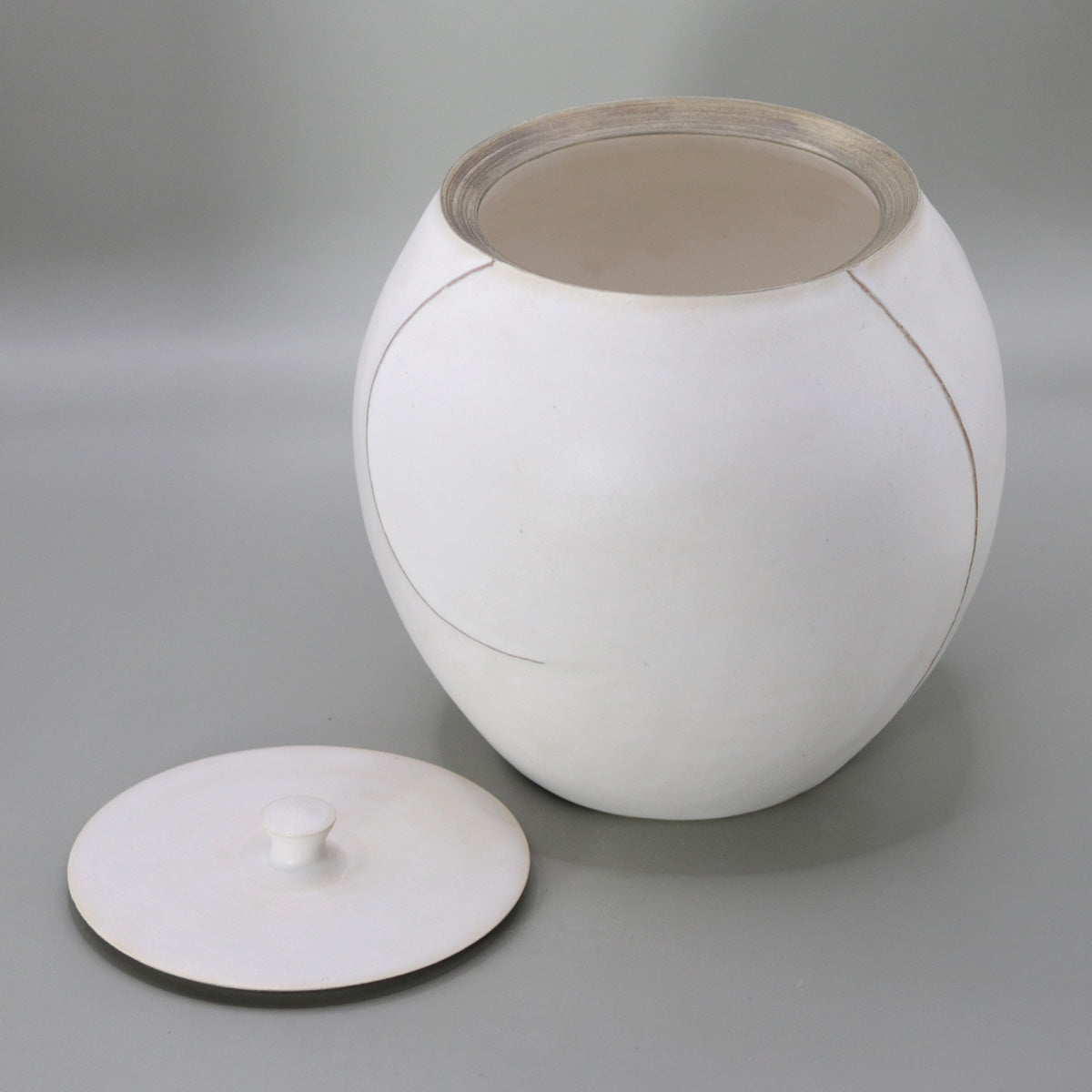 White Glazed Ridge Water Jar by Okada Yu