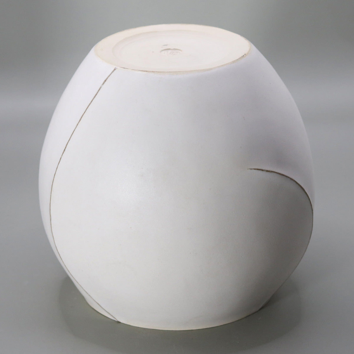 White Glazed Ridge Water Jar by Okada Yu