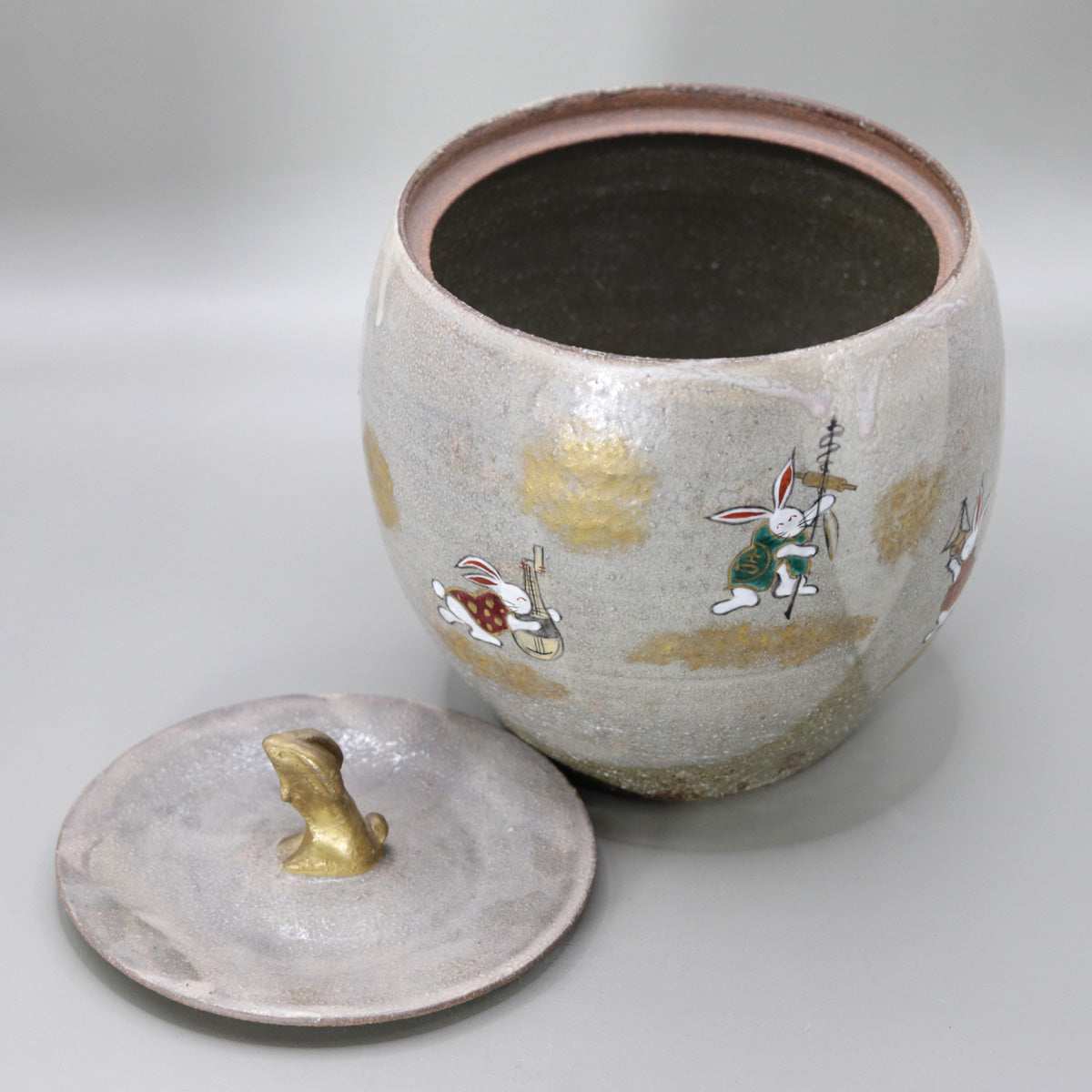 Water jar with rabbit design of Seven Lucky Gods by Okada Yu