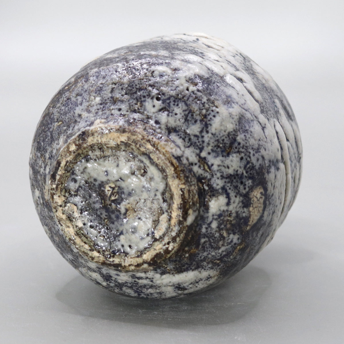 Ash-glazed sake bottle by Okada Masaru