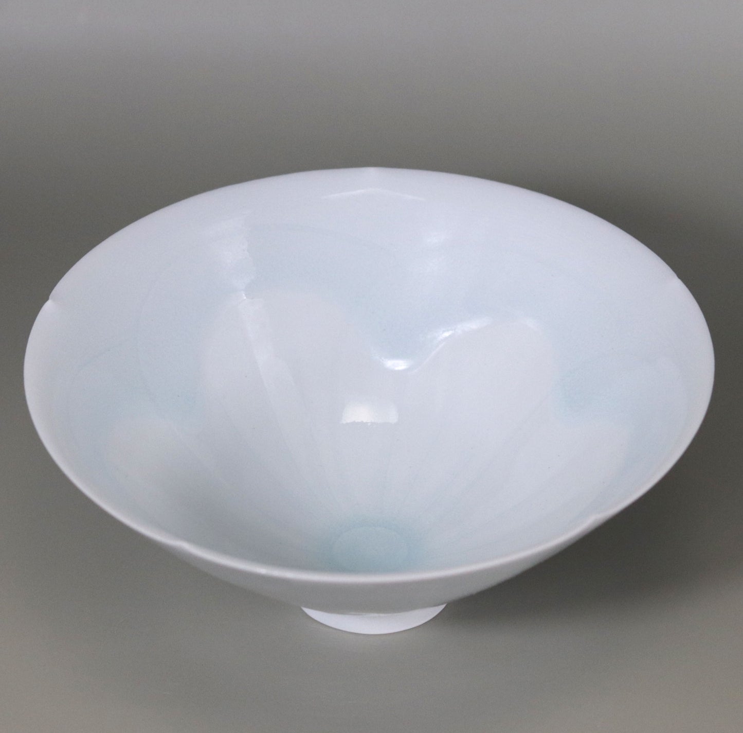 影青輪花茶碗 井倉幸太郎