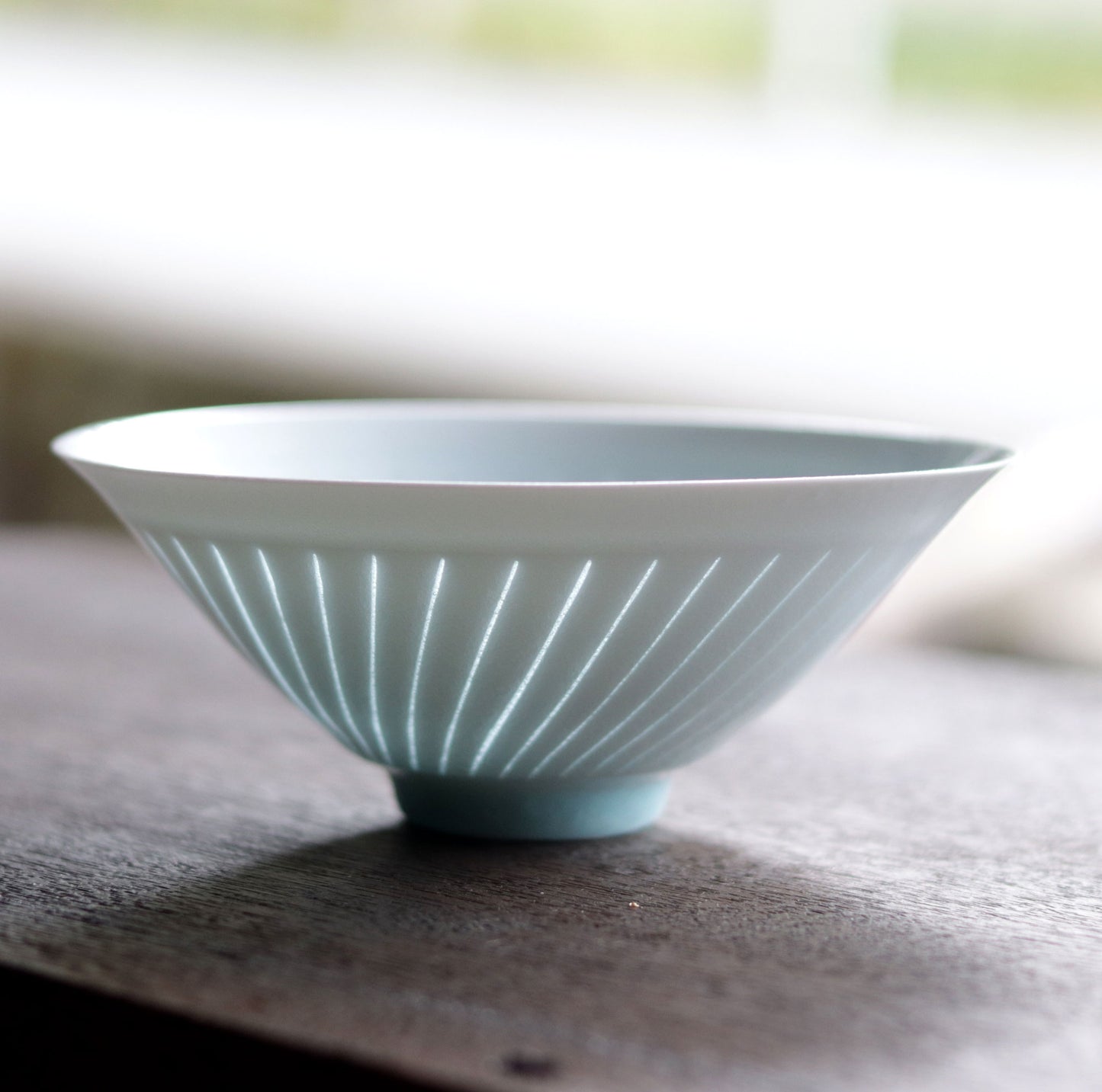 青白磁水ノ華茶碗 井倉幸太郎