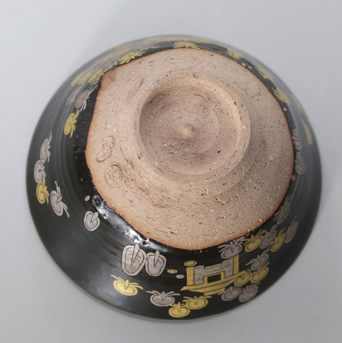 鉄釉金彩奈良絵茶碗 尾西楽斎