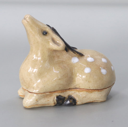 Deer incense holder by Rakusai Onishi