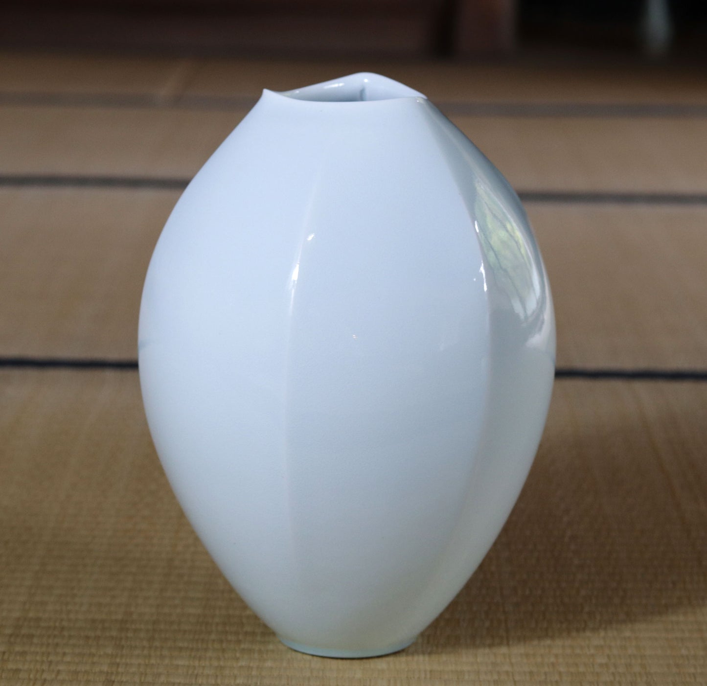 青白磁面取壺 井倉幸太郎