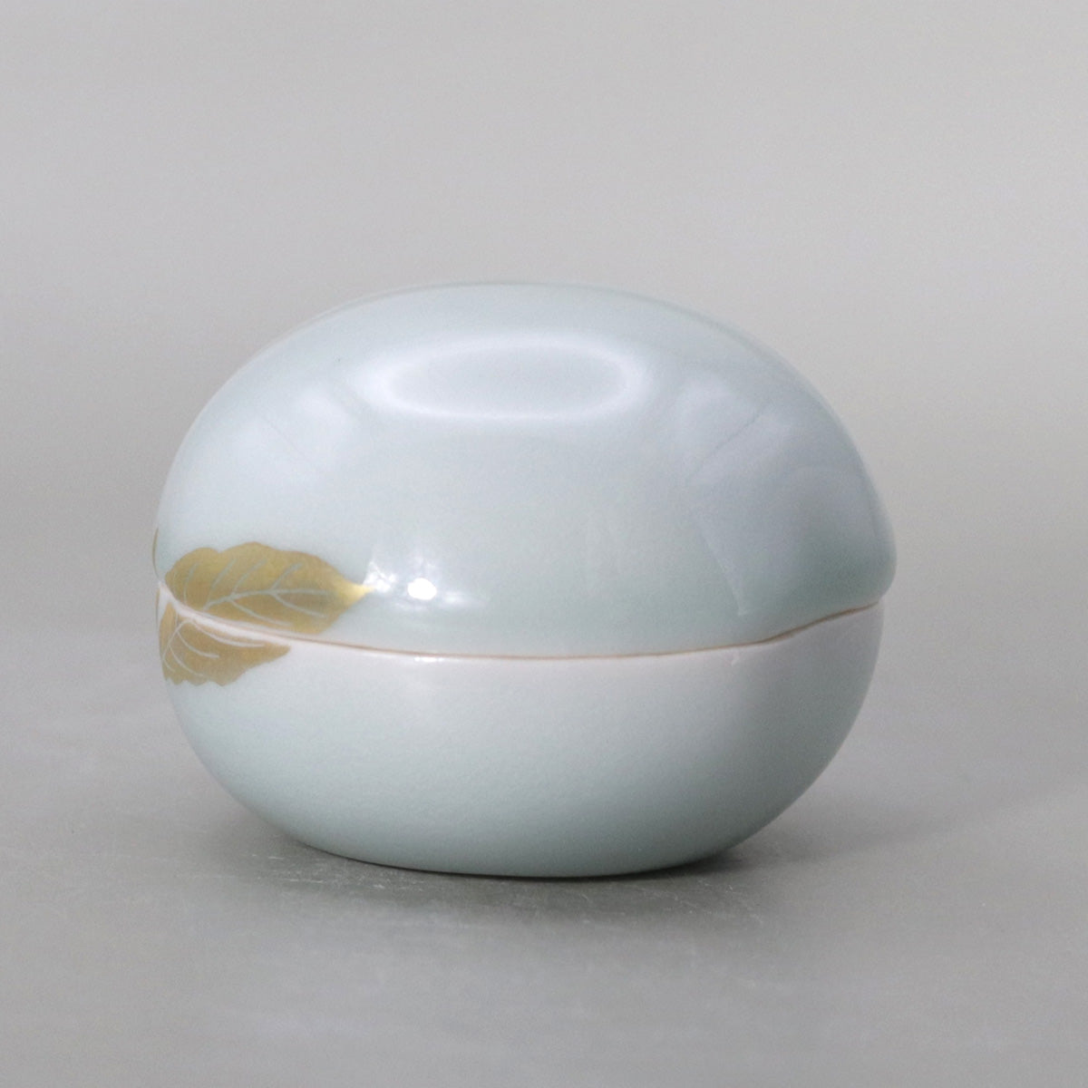 香合 金彩青磁桃 高橋道八