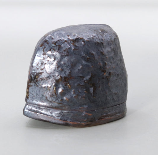 Eboshi incense holder by Rakusai Onishi