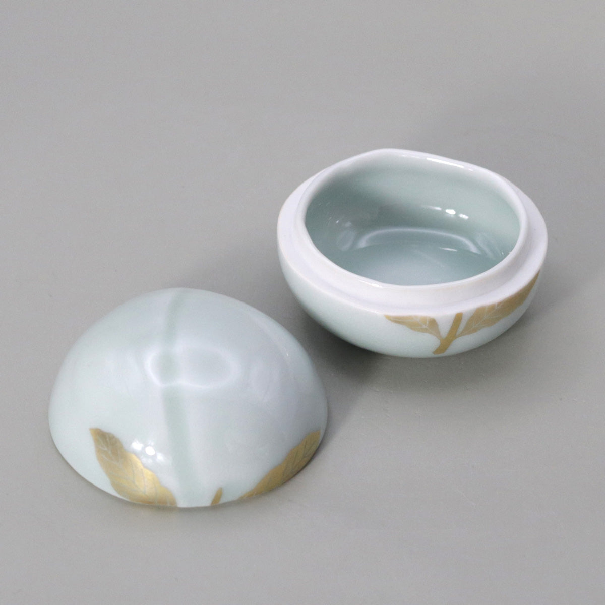 香合 金彩青磁桃 高橋道八