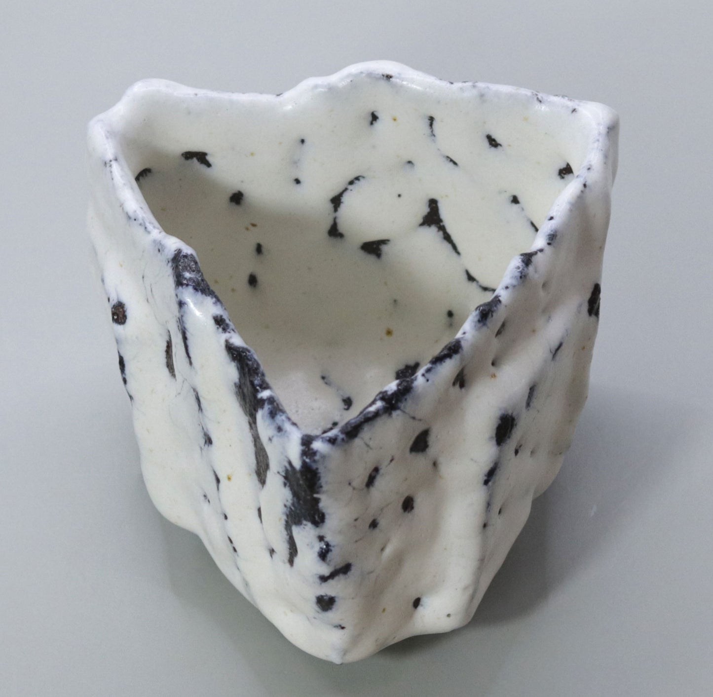 Triangle tea bowl by Nishihata Tadashi