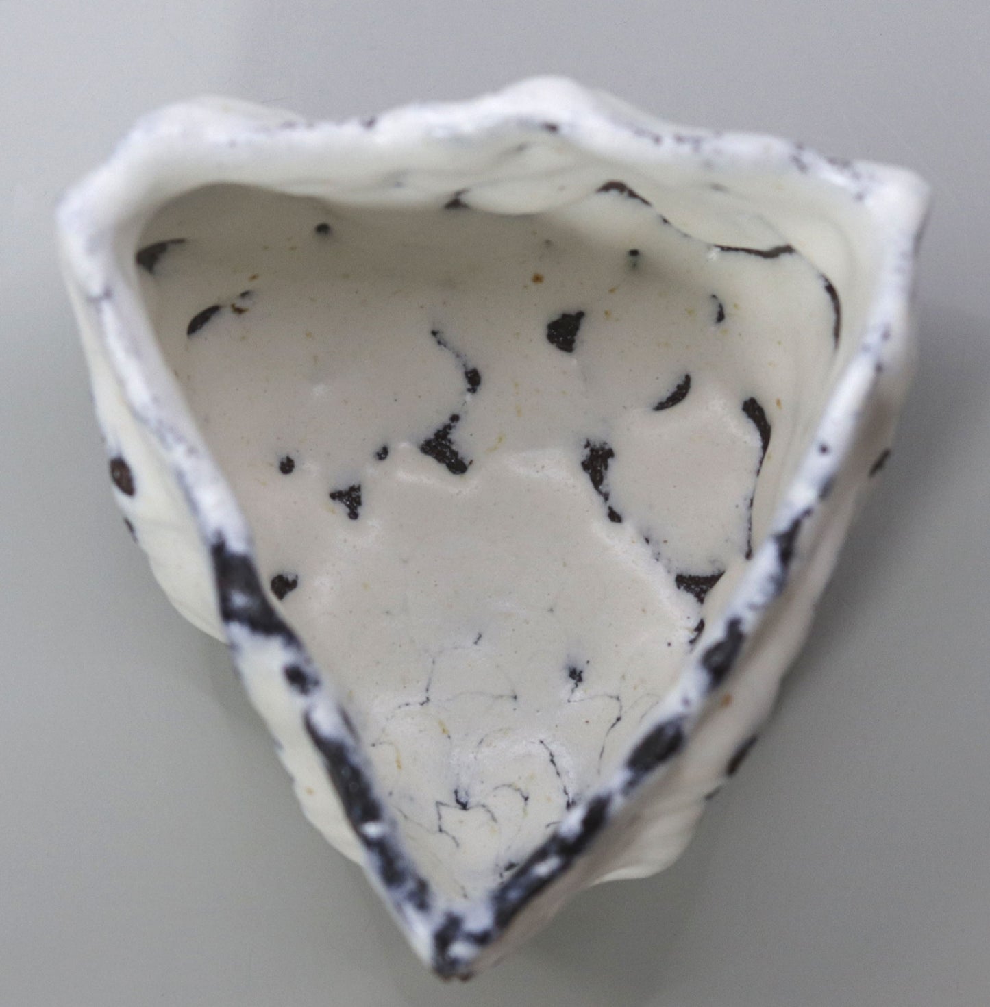 Triangle tea bowl by Nishihata Tadashi