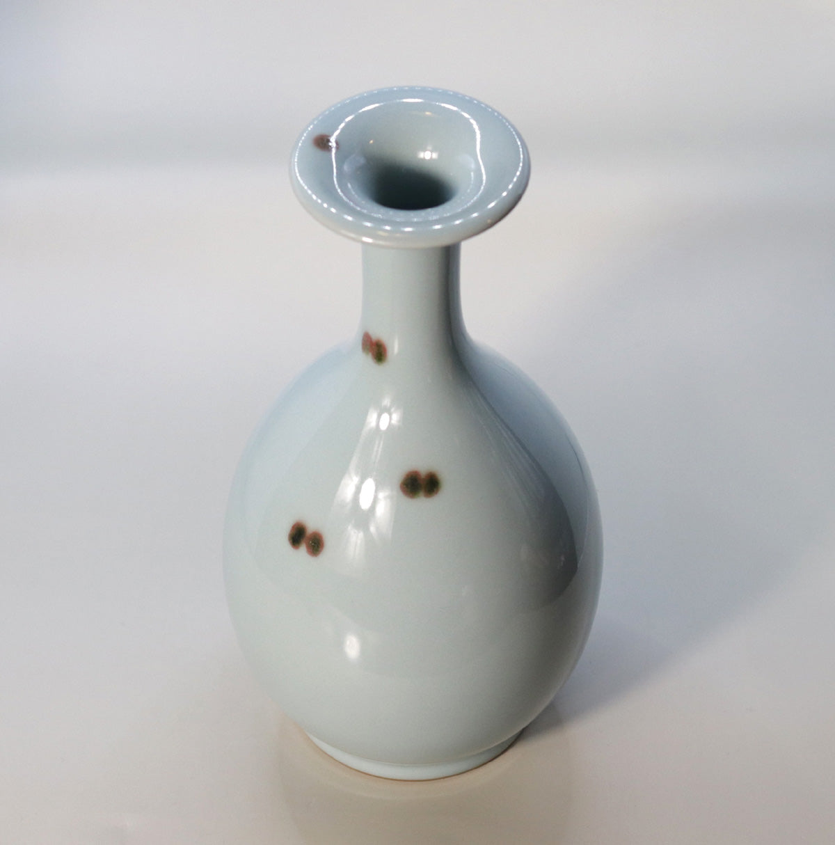 Flying blue porcelain flower vase (medium) Suwa Sozan