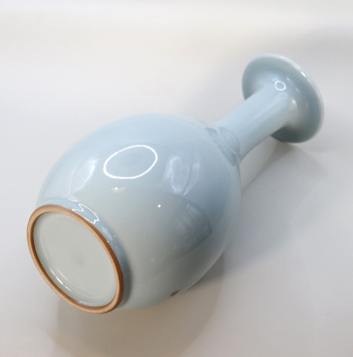 Flying blue porcelain flower vase (medium) Suwa Sozan