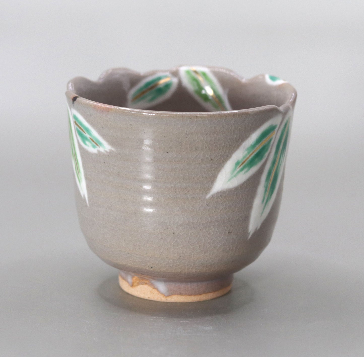Kenzan's bamboo-painted sake cup by Kosai Miyagawa