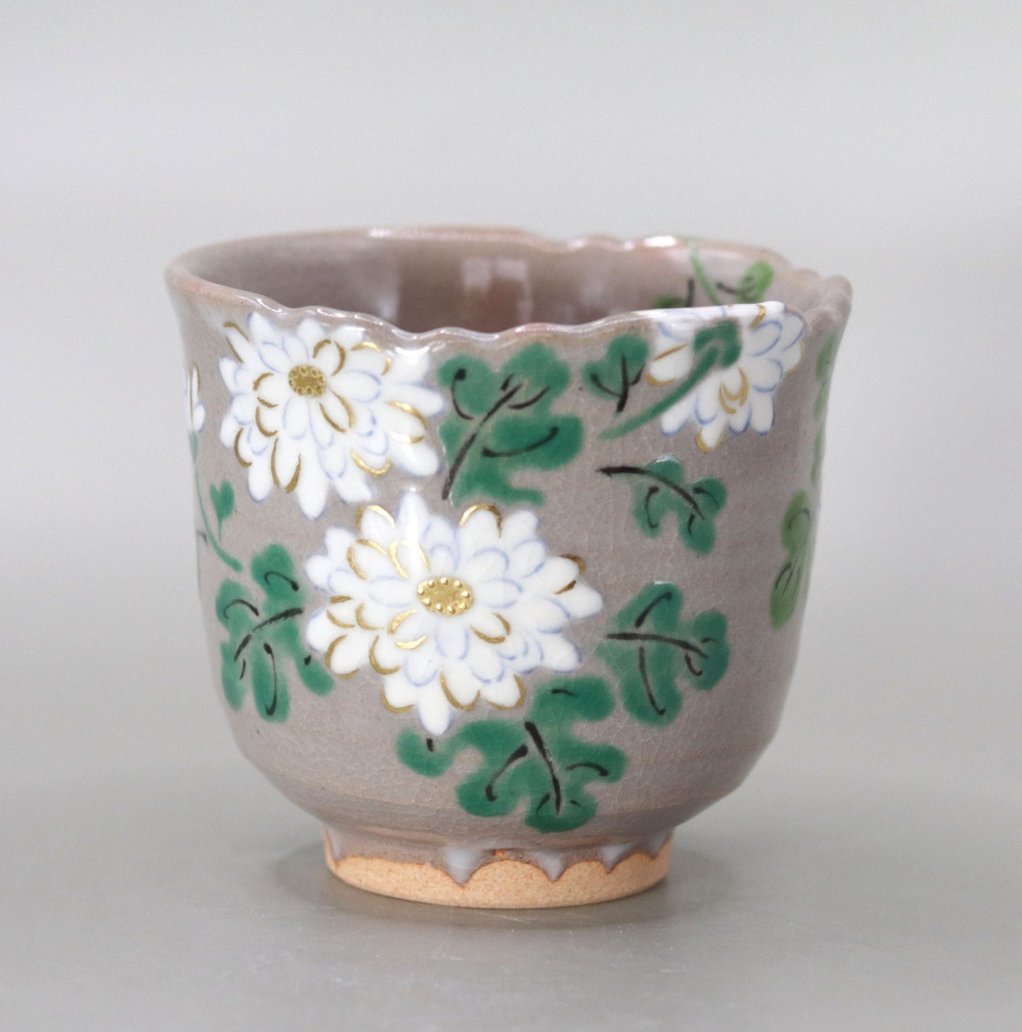Kenzan's Chrysanthemum-painted Sake Cup by Kosai Miyagawa