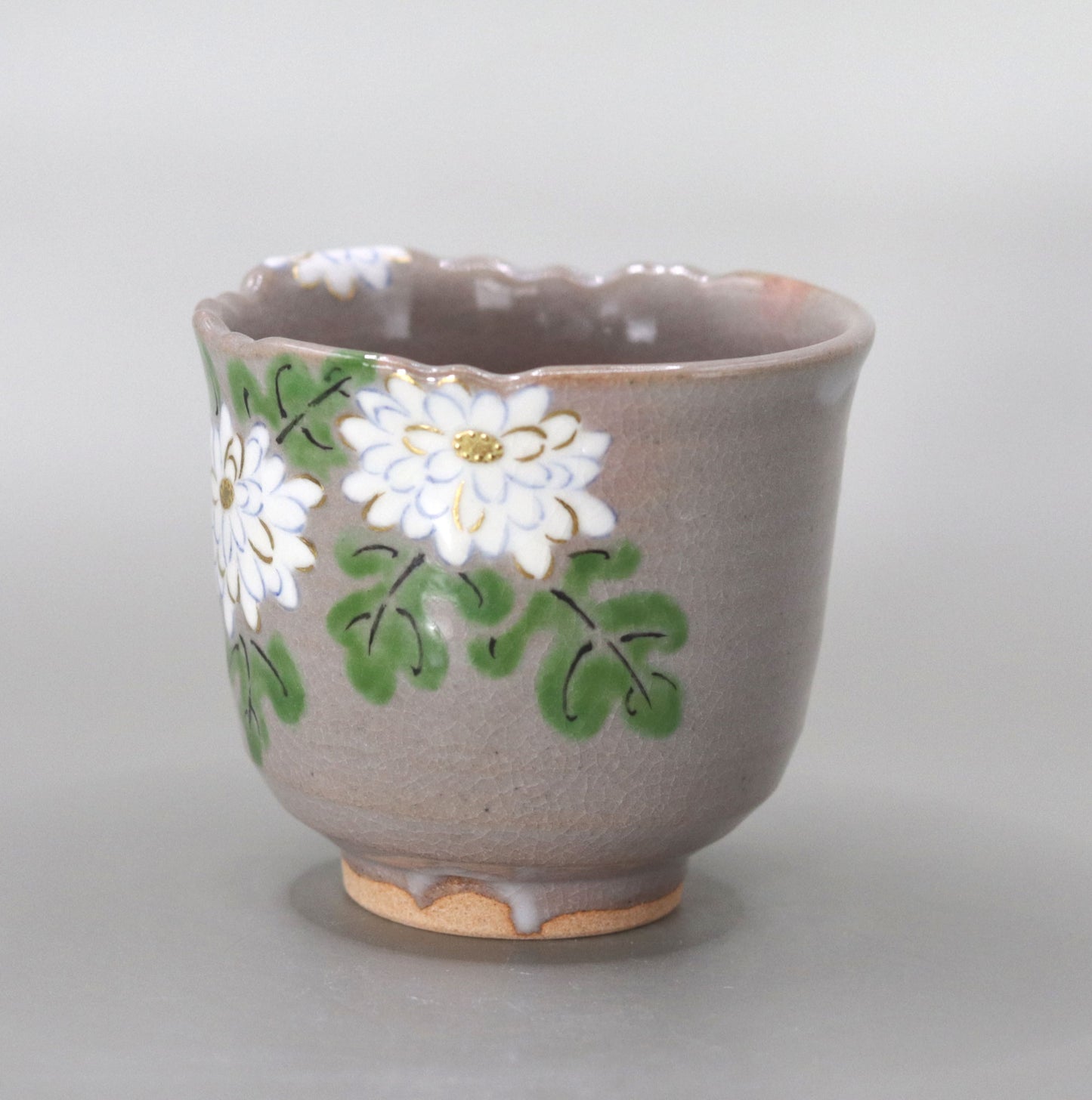Kenzan's Chrysanthemum-painted Sake Cup by Kosai Miyagawa