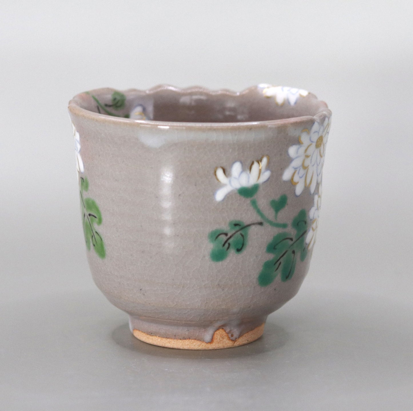 Kenzan's Chrysanthemum-painted Sake Cup by Kosai Miyagawa