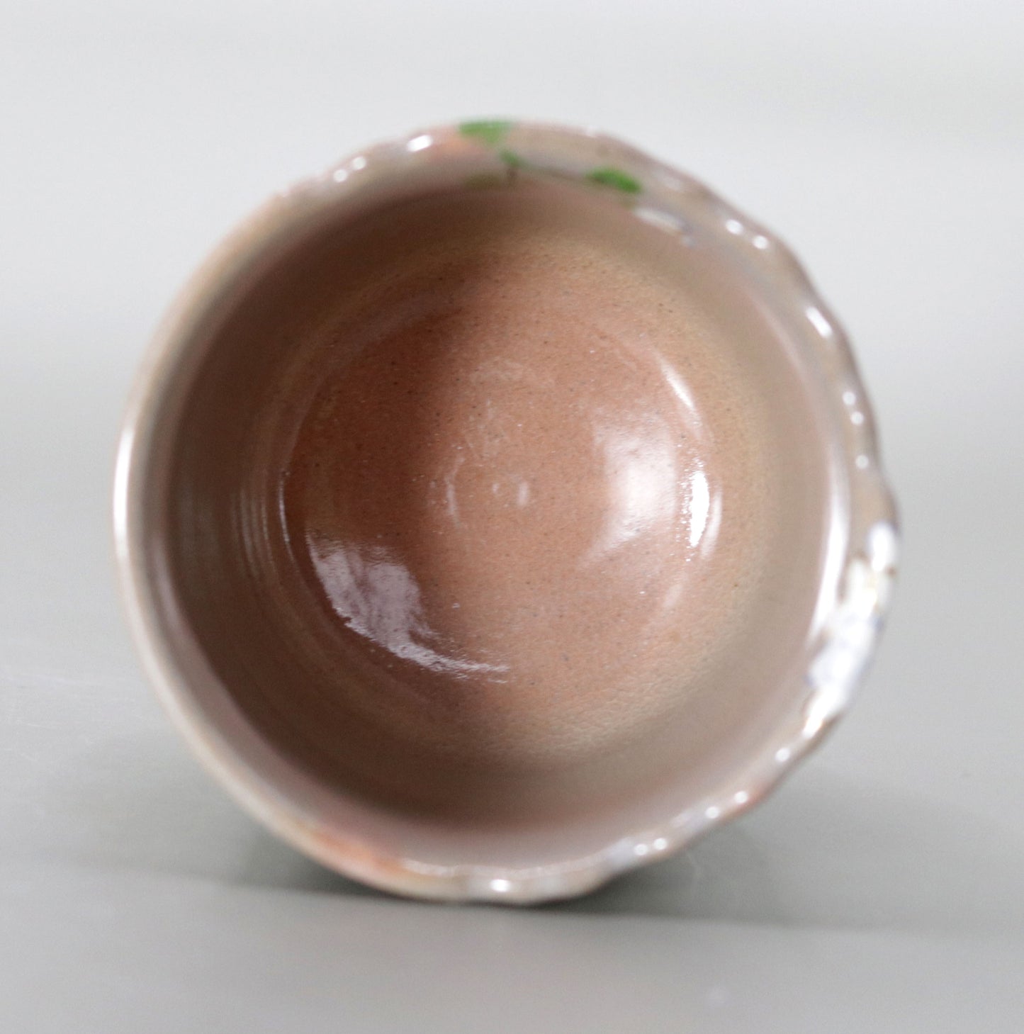 Kenzan's Chrysanthemum-painted Sake Cup by Kosai Miyagawa
