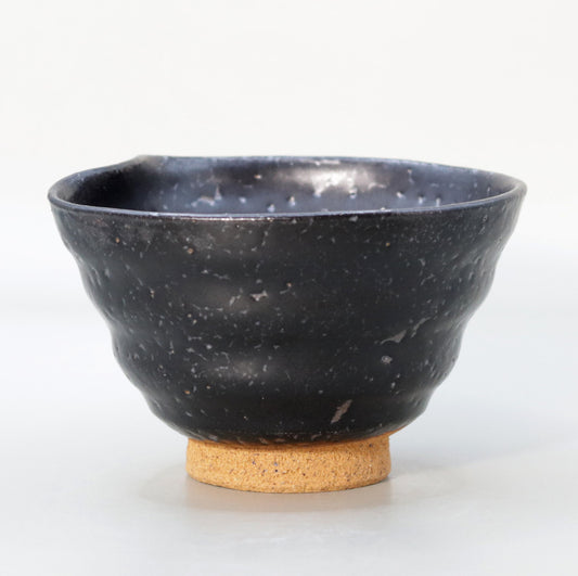 Black glaze Yugetsu tea bowl by Suwa Sozan