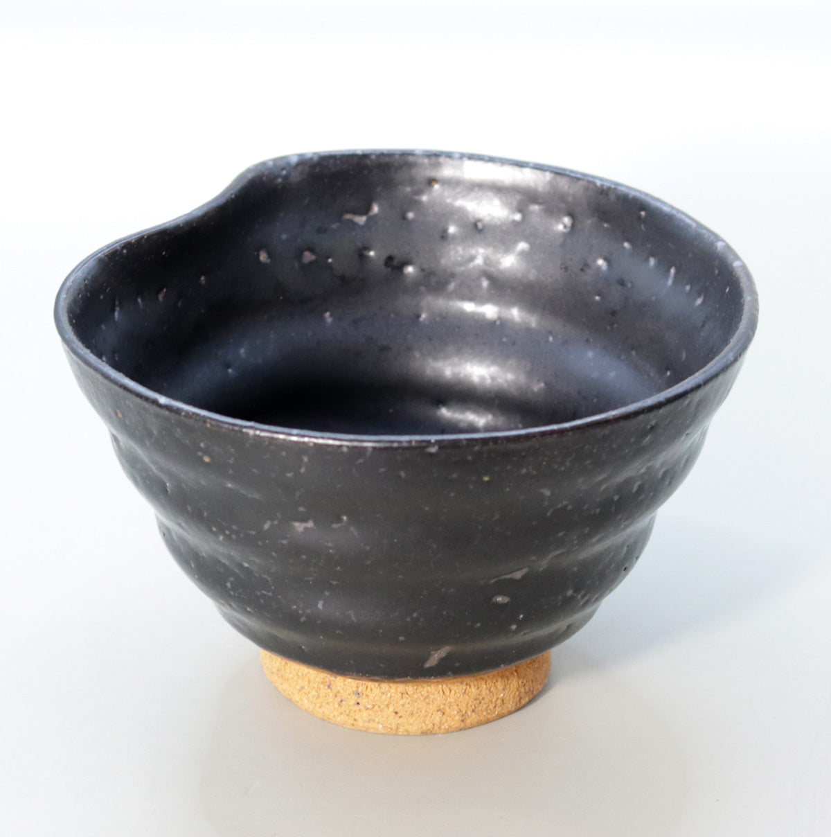 Black glaze Yugetsu tea bowl by Suwa Sozan
