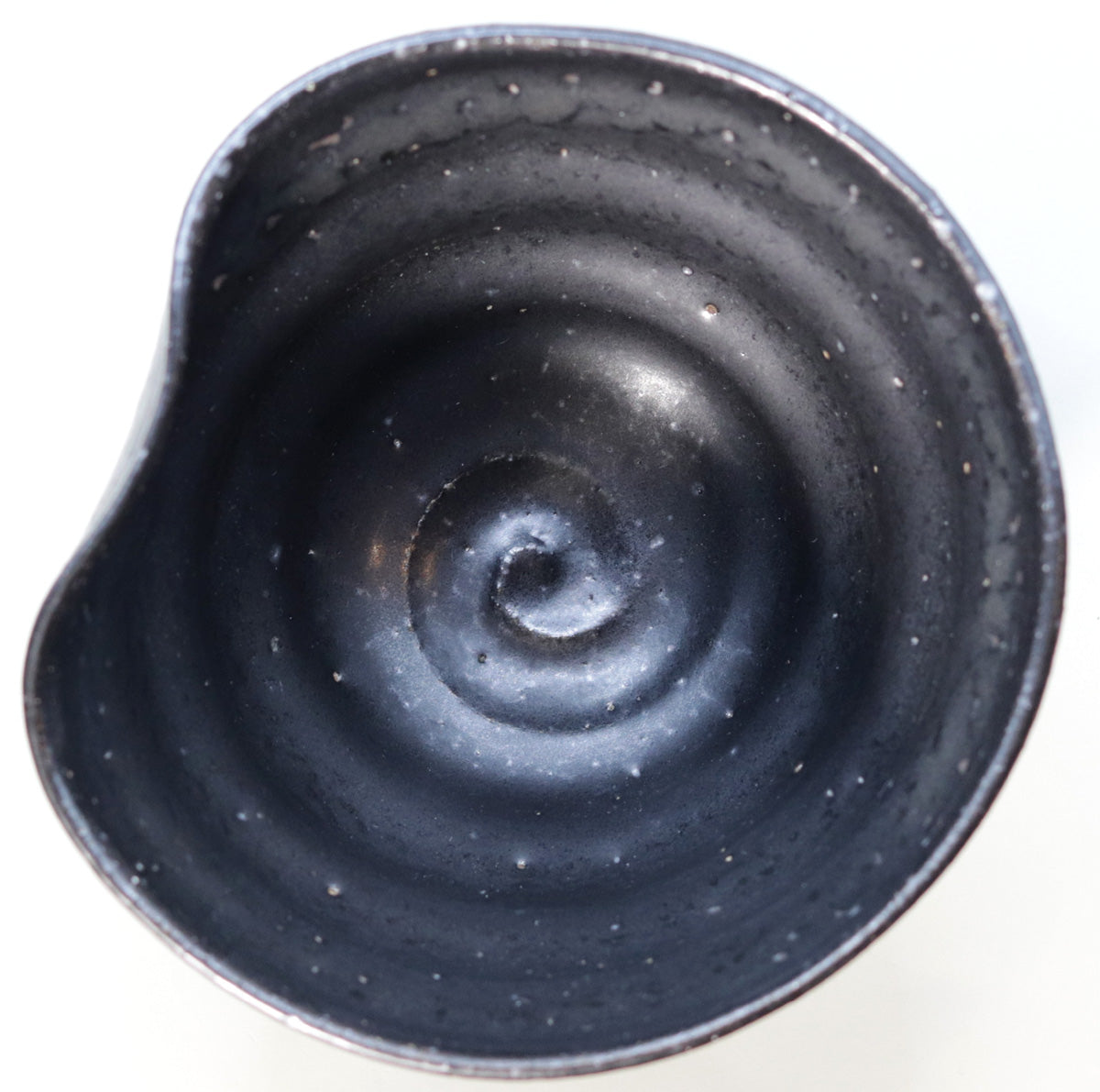 Black glaze Yugetsu tea bowl by Suwa Sozan