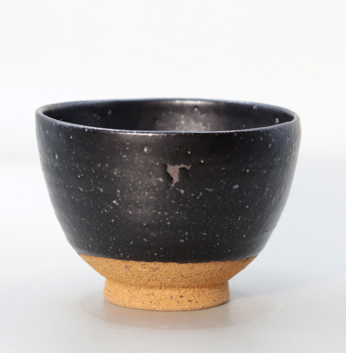 Black Glazed New Moon Tea Bowl by Suwa Sozan