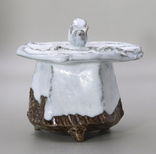 A beautiful white incense burner by Shigeo Takemura