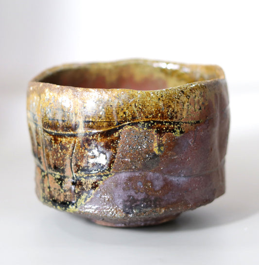 Artistic ash-glazed tea bowl by Nishihata Tadashi