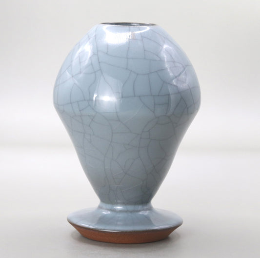 Blue porcelain vase Masao Tagai