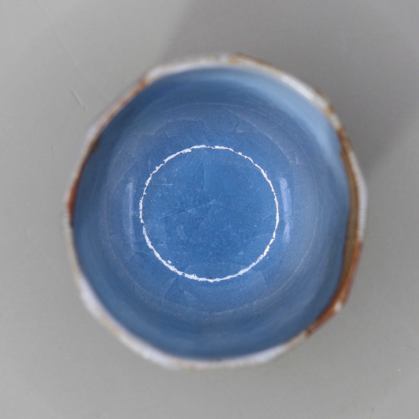 Sake cup Tsukishiro glaze flowing by Matsubayashi Hosai