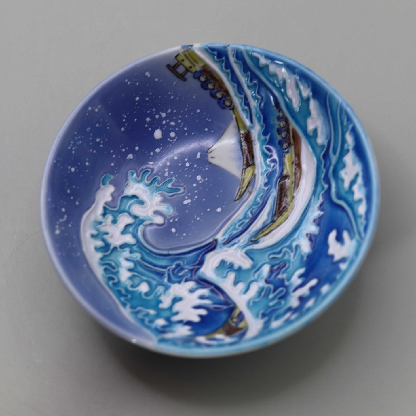 22 Blue and white Kochi Wave Back Flat Sake Cup by Miyagawa Kosai